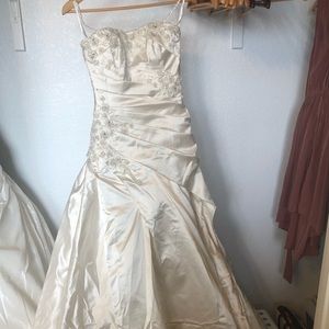 Make an Offer ||Wedding Dress from Blue by Enzoani